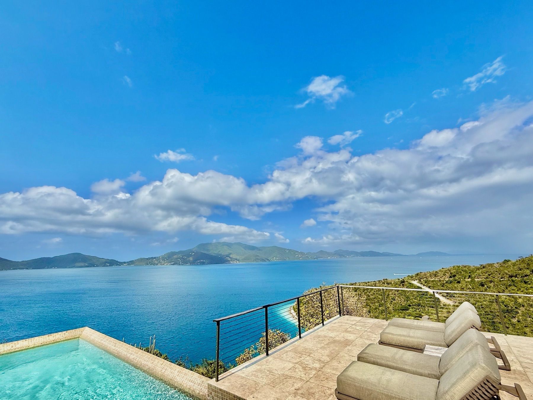 Window To The Sea villa photo.